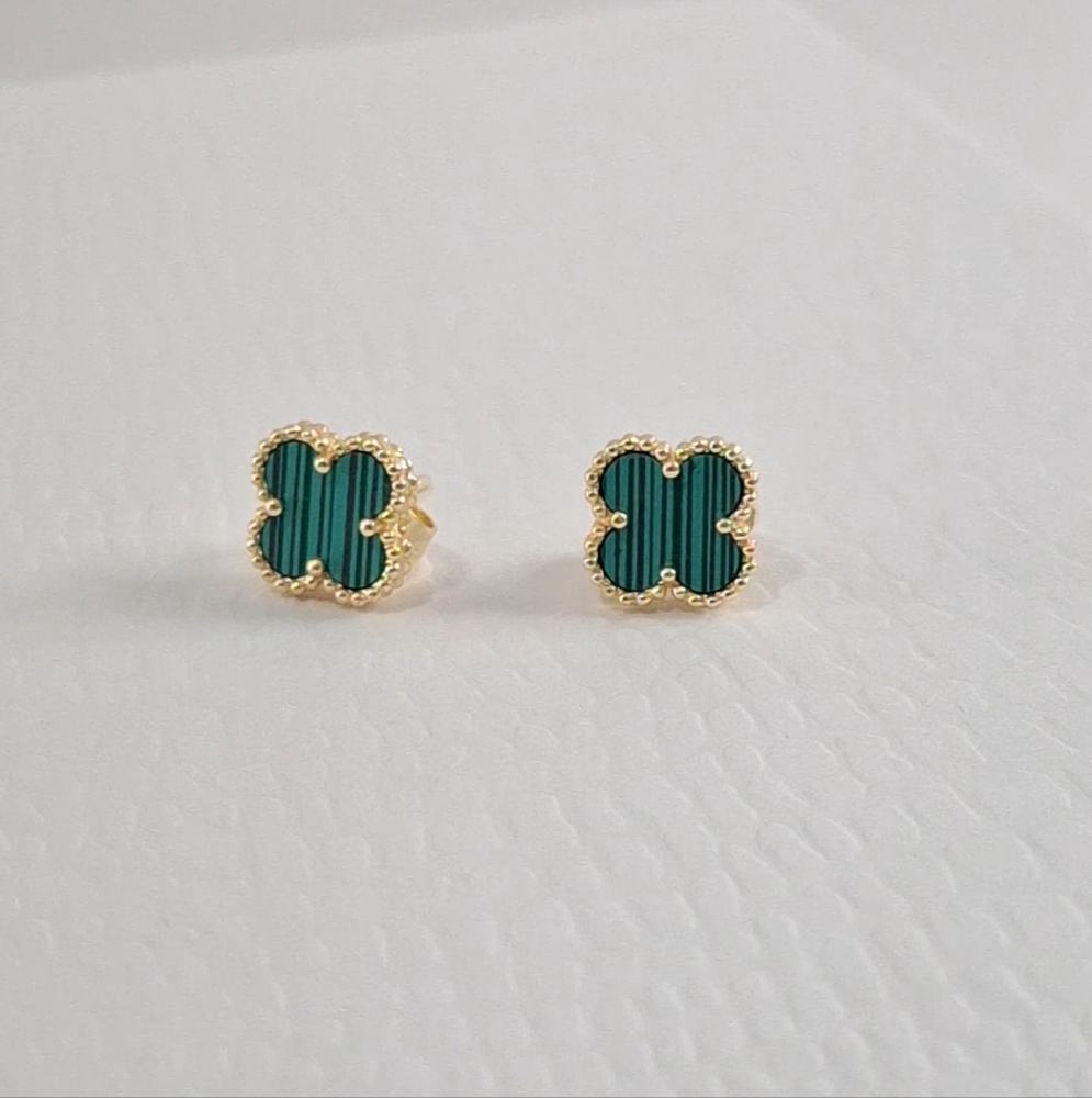 Green four leafs flower stud earrings